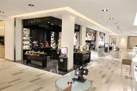 gucci saks fifth avenue houston.